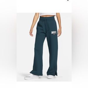 Nike sportswear phoenix fleece